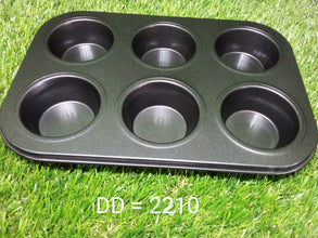 Easy-to-clean non-stick baking tray for 6 cupcakes.